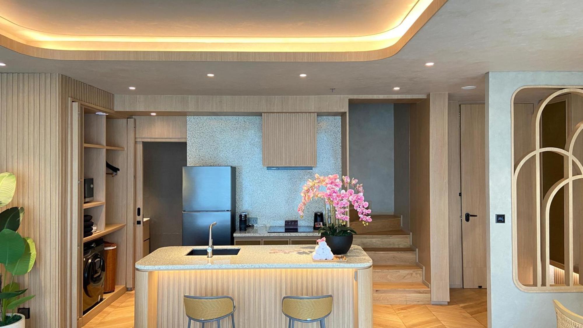 Morrissey Hotel Residences Yakarta Exterior foto